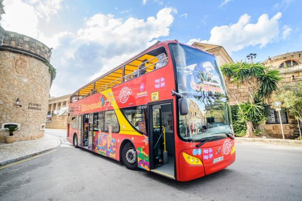 Автобусные турфирмы минска. Автобусная экскурсия. City Sightseeing наушники. Puebla Bus.